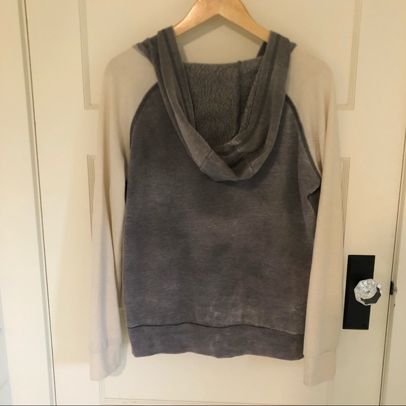 Rip Curl Sweatshirt - Picture 2 of 4